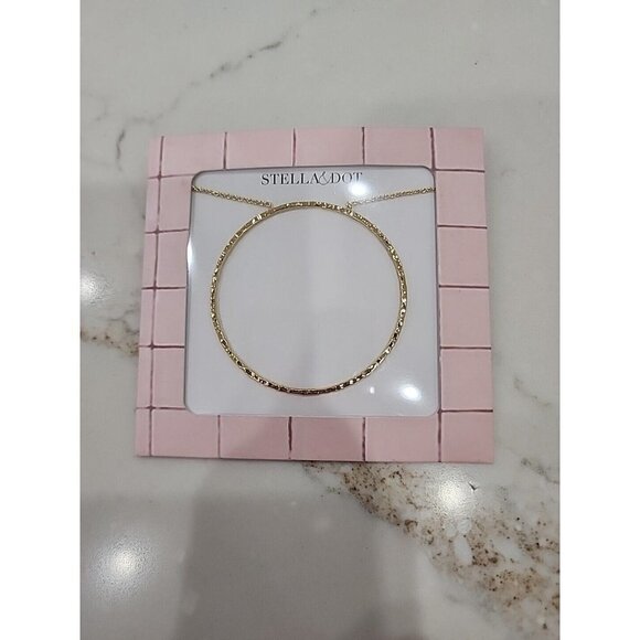 Stella & Dot Womens Essential Hammered Hoop Pendant Necklace New - Picture 1 of 3